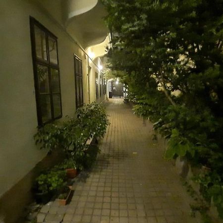 Happy Apartment In The Heart Of Budapest With 2 Rooms Eksteriør bilde