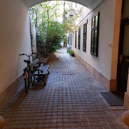 Happy Apartment In The Heart Of Budapest With 2 Rooms Eksteriør bilde