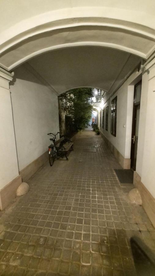 Happy Apartment In The Heart Of Budapest With 2 Rooms Eksteriør bilde